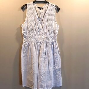 Ladies White summer dress. M